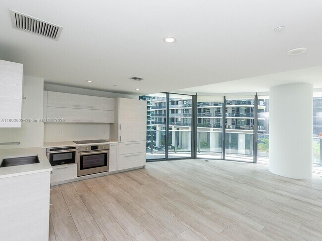 Foto del edificio - 45 SW 9th St