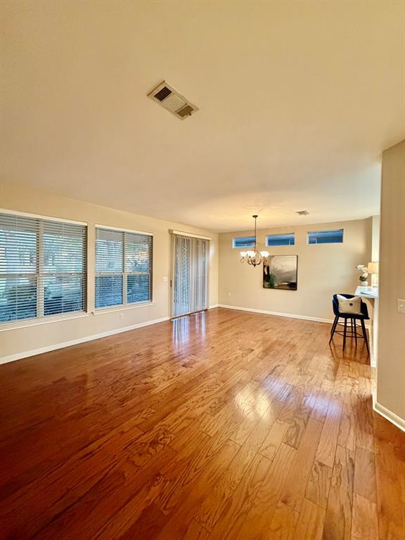 Foto del edificio - 216 Whispering Wind Dr