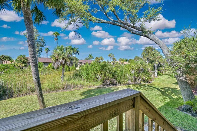 Foto del edificio - AVAILABLE 12.1 - 2/2 Villa w/ 1 Car Garage...