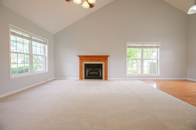 Foto del edificio - Three Bedroom with Bonus and Pool!