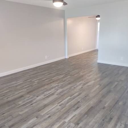 Building Photo - 5085 N Del Mar Ave