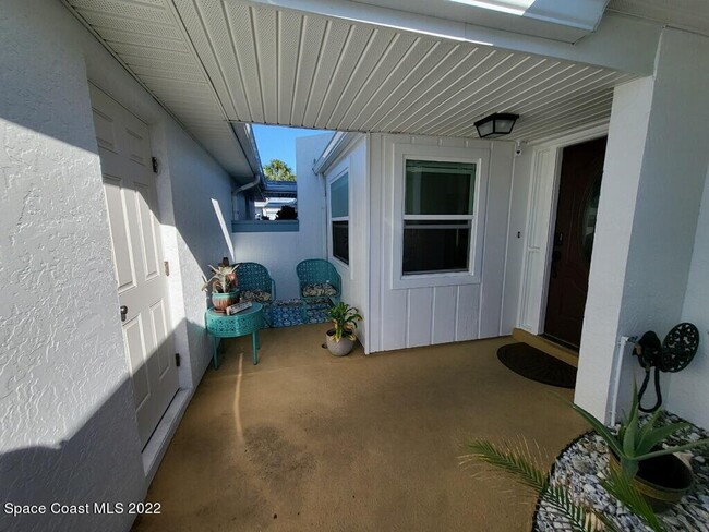 Building Photo - 335 Paradise Blvd