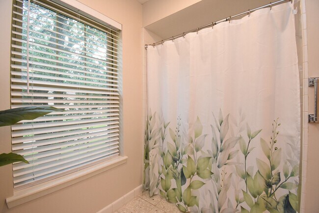 Building Photo - 7907 Aleta Dr