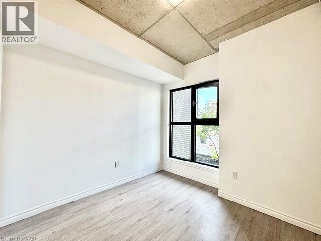 Building Photo - 1430 Highland Rd W