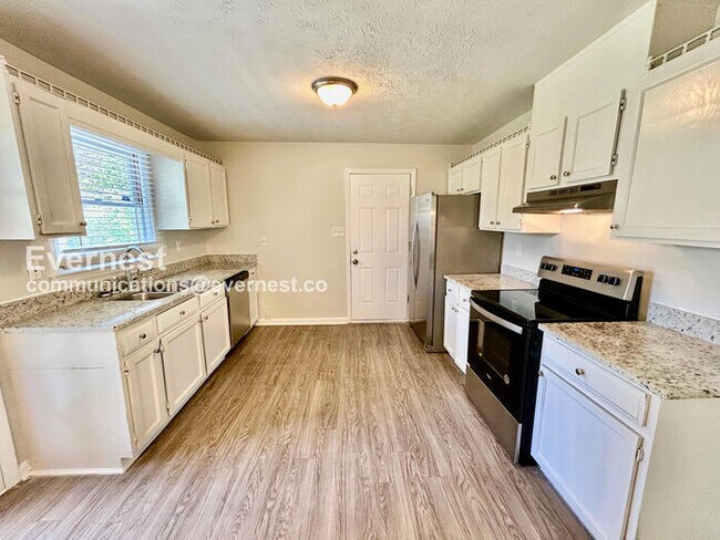 Foto del edificio - 280 Summer Pond Trail