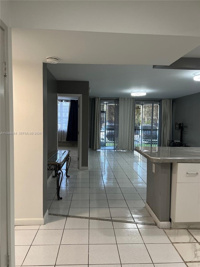 Foto del edificio - 1710 NE 191st St