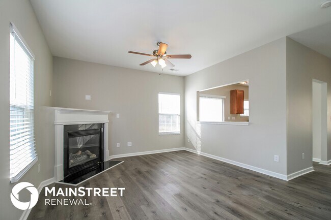 Foto del edificio - 4650 Lauren Woods Ct