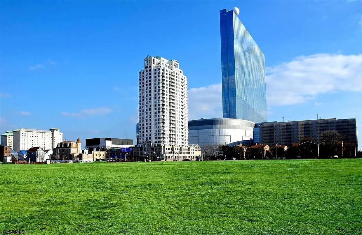 Foto principal - 526 Pacific Ave