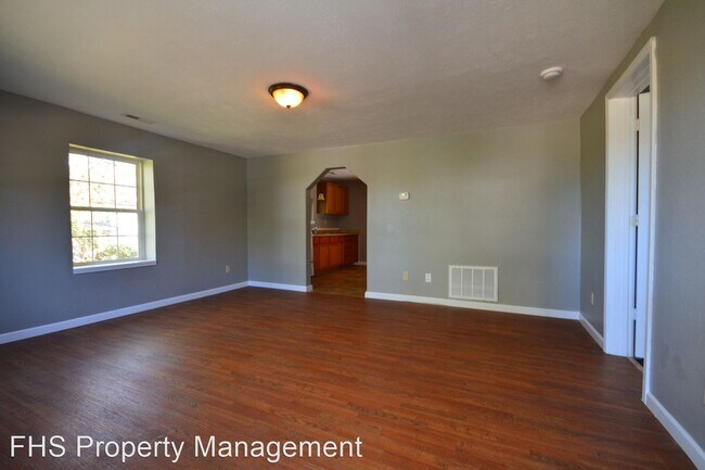 Building Photo - 2 br, 1 bath House - 526 N Warren Avenue