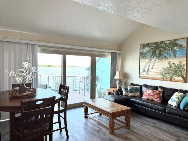 Building Photo - 7041 Kingston Cove Ln