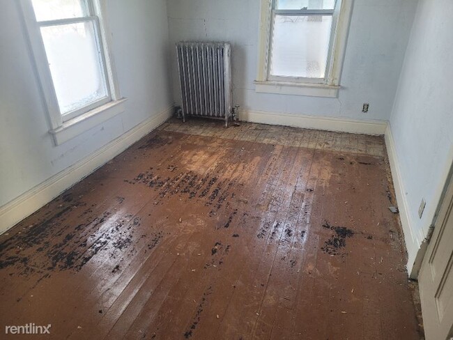 Foto del edificio - 3 br, 2 bath House - 304 B St S