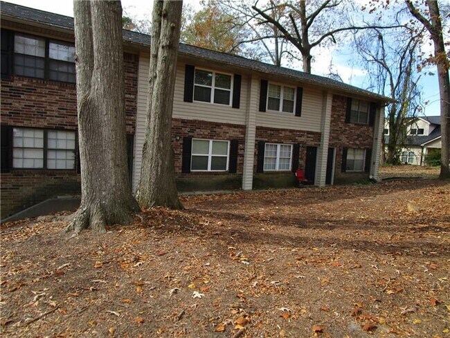Building Photo - 1235 Riverside Dr