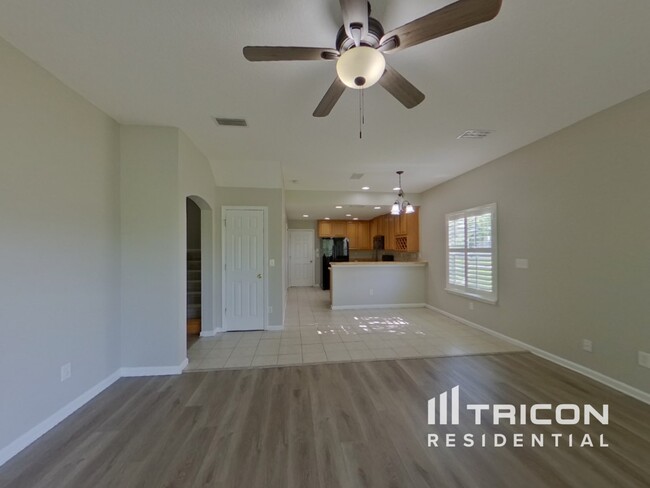 Foto del edificio - 582 Summer Breeze Dr N