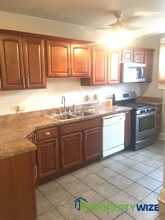 Foto principal - 3322 Ramona Ave - 1