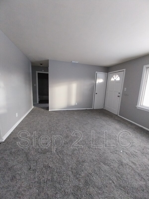 Building Photo - 15800 Puritas Ave