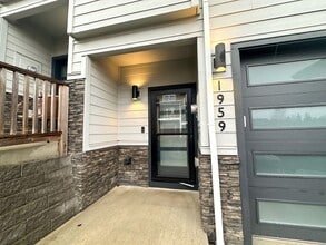 Building Photo - 1959 Kari Dawn Ave SE