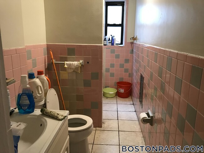 Foto del edificio - 1283 Commonwealth Ave