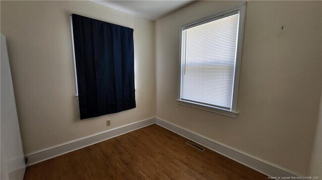 Foto del edificio - 207 W 16th St