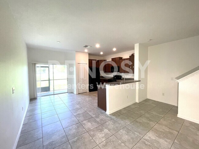 Foto del edificio - REDUCED with $300 Credit for 8/1 Move-in Spacious 3/2.5/1 Townhome in Riverview