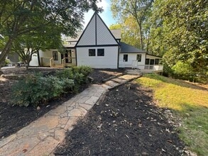Building Photo - 1620 Chevron Way