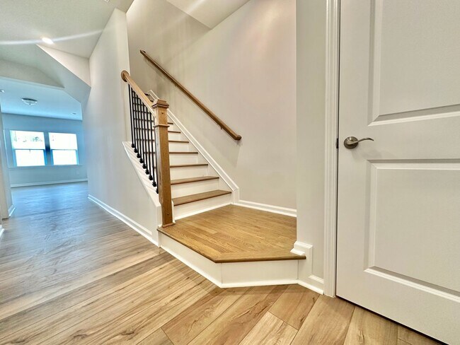 Foto del edificio - Spacious 3BD Townhome in Solana | 2-Car Garage | Pool, Gym & More