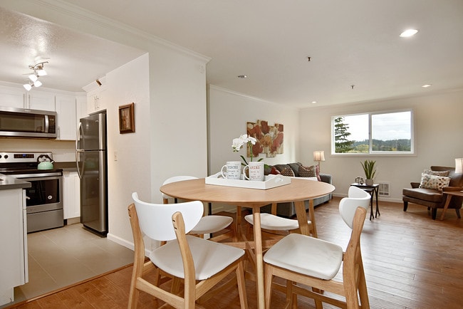 Building Photo - The Ballinger