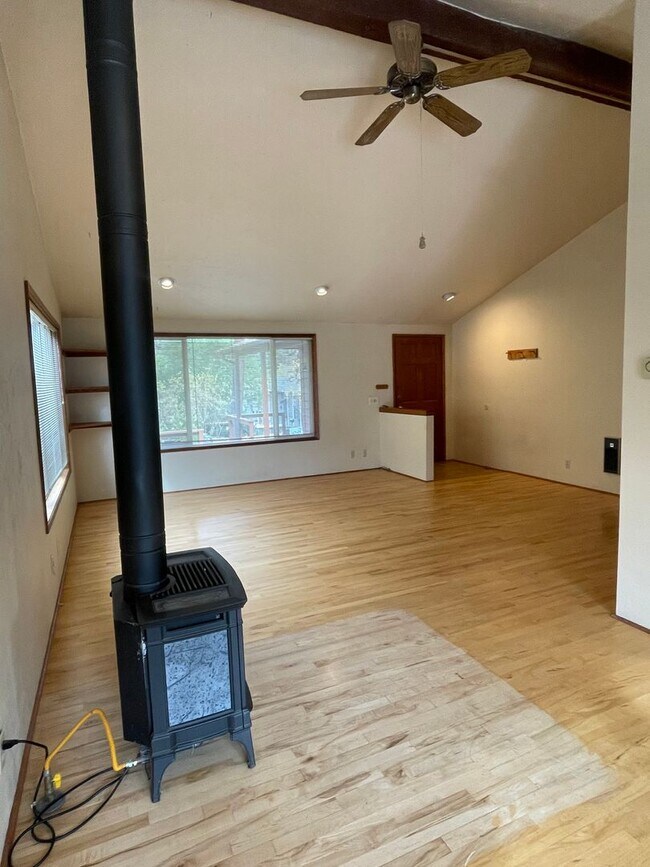 Foto del edificio - NW BEND Bungalow