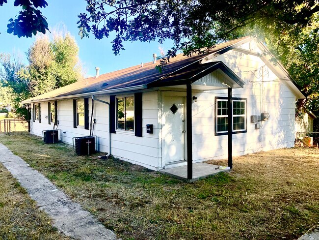 Foto del edificio - 1016 N Roosevelt Ave