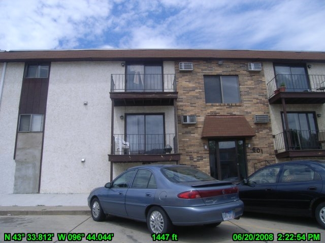 Primary Photo - 601 W Russell St
