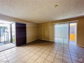 Building Photo - 3503 Villa Knolls S Dr