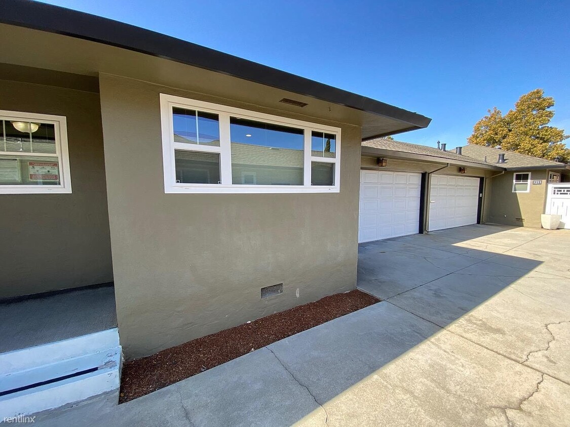 Primary Photo - 2 br, 1.5 bath House - 1207 Maple St