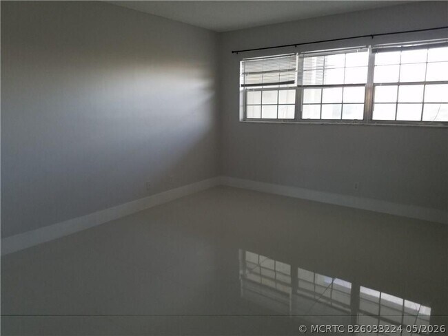 Foto del edificio - 3150 N Course Ln