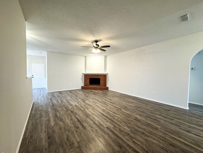 Foto del edificio - Completely Updated 3/2/2 in Frenship!
