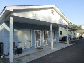 Building Photo - 2008 Hillside Dr S