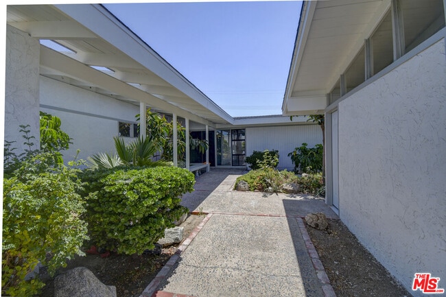Building Photo - 5452 Rockledge Dr