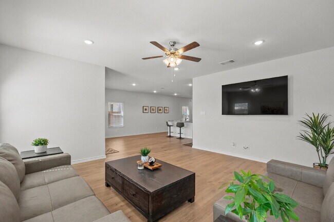 Foto del edificio - Beautiful 4 Bedroom Home in Spiritas Ranch Near Lake Lewisville