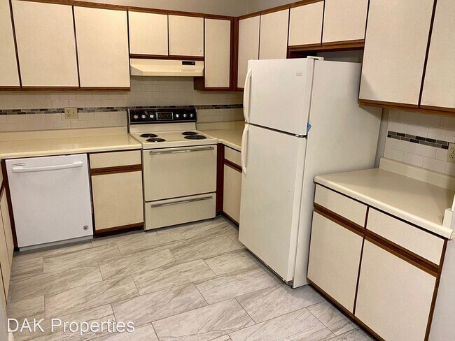 Foto del edificio - W201N16633-N16633 Hemlock St