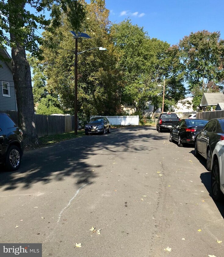 Primary Photo - 602 Johnston Ave