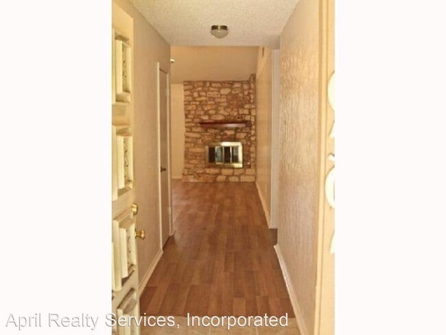 Building Photo - 3 br, 2 bath House - 10501 Robinwood Cir
