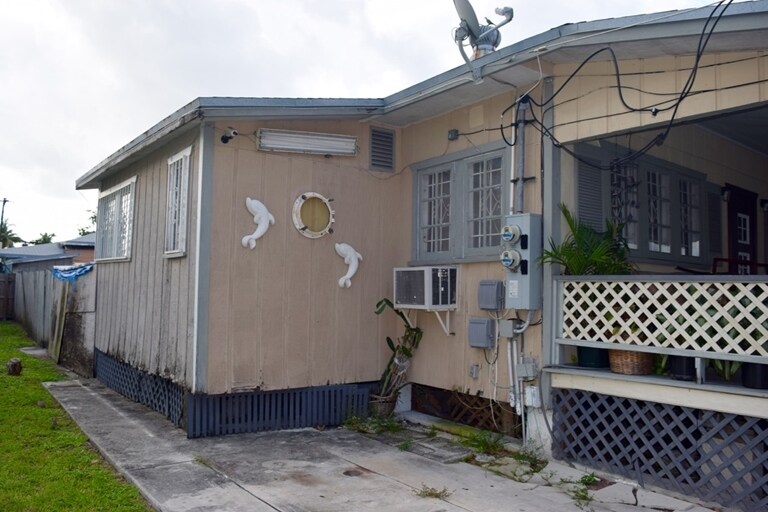 Building Photo - 401 NW 23rd Ct