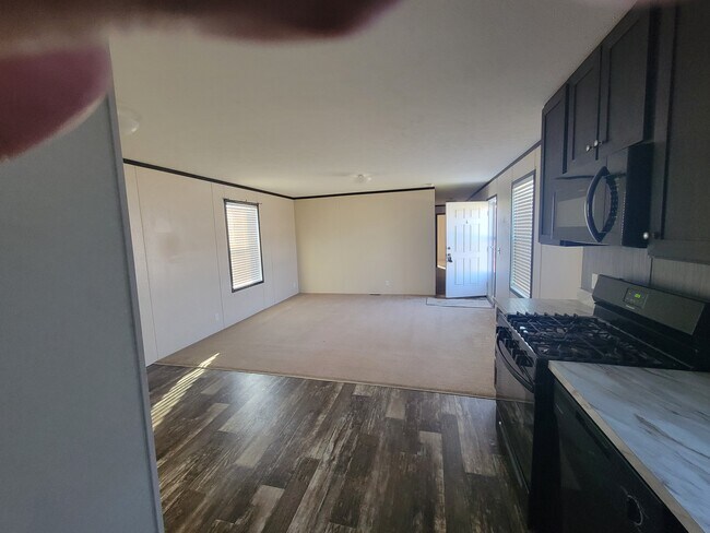 Building Photo - 1794 Green Valley Dr