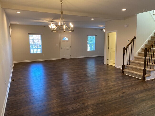 Foto del edificio - 6395 Partridge St