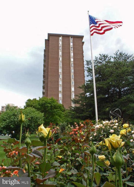 Foto del edificio - 2059 Huntington Ave