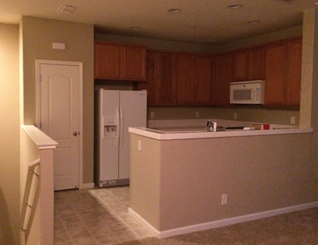 Kitchen - 3301 N Park Dr