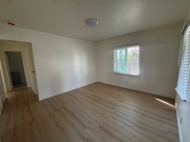 Foto del edificio - 1448 Coronado Ave