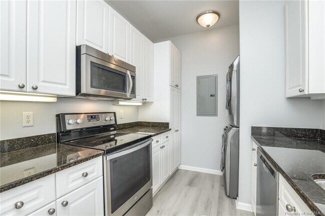 Building Photo - 2357 Wessington Dr