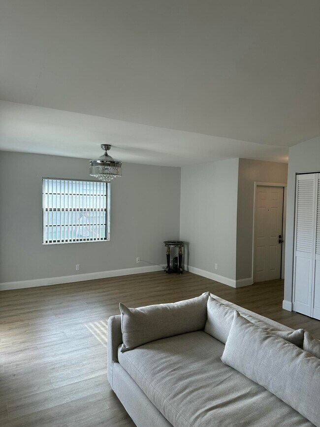 Building Photo - 3795 Silver Lace Ln