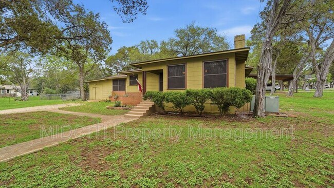 Building Photo - 1079 Canyon Dr