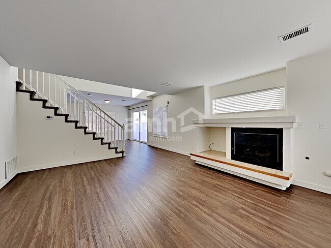 Foto del edificio - 18835 Burlington Pl