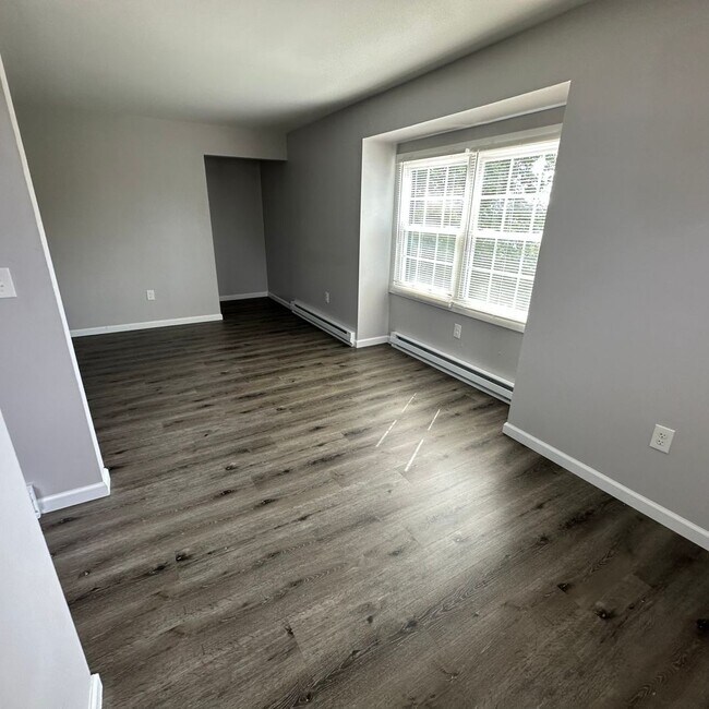 57 Ashcraft Rd Unit 3, New London, CT 06320 Room for Rent in New